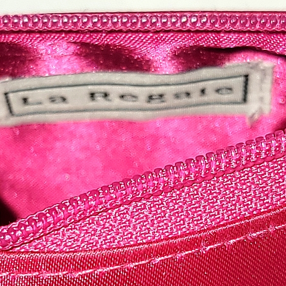 La Regale magenta cylinder evening bag - Picture 7 of 13